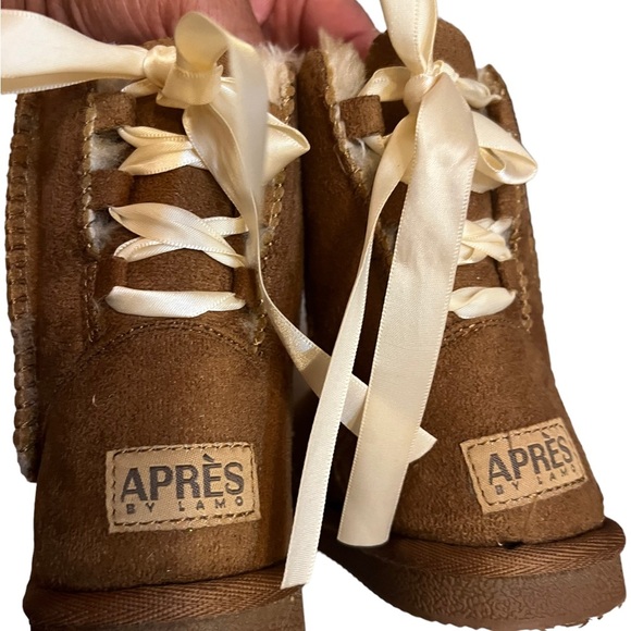 Lamo APRES Kids Bow Lace Faux Fur Lined Snow Boot Chestnut Brown Toddler size13Y - Picture 7 of 11